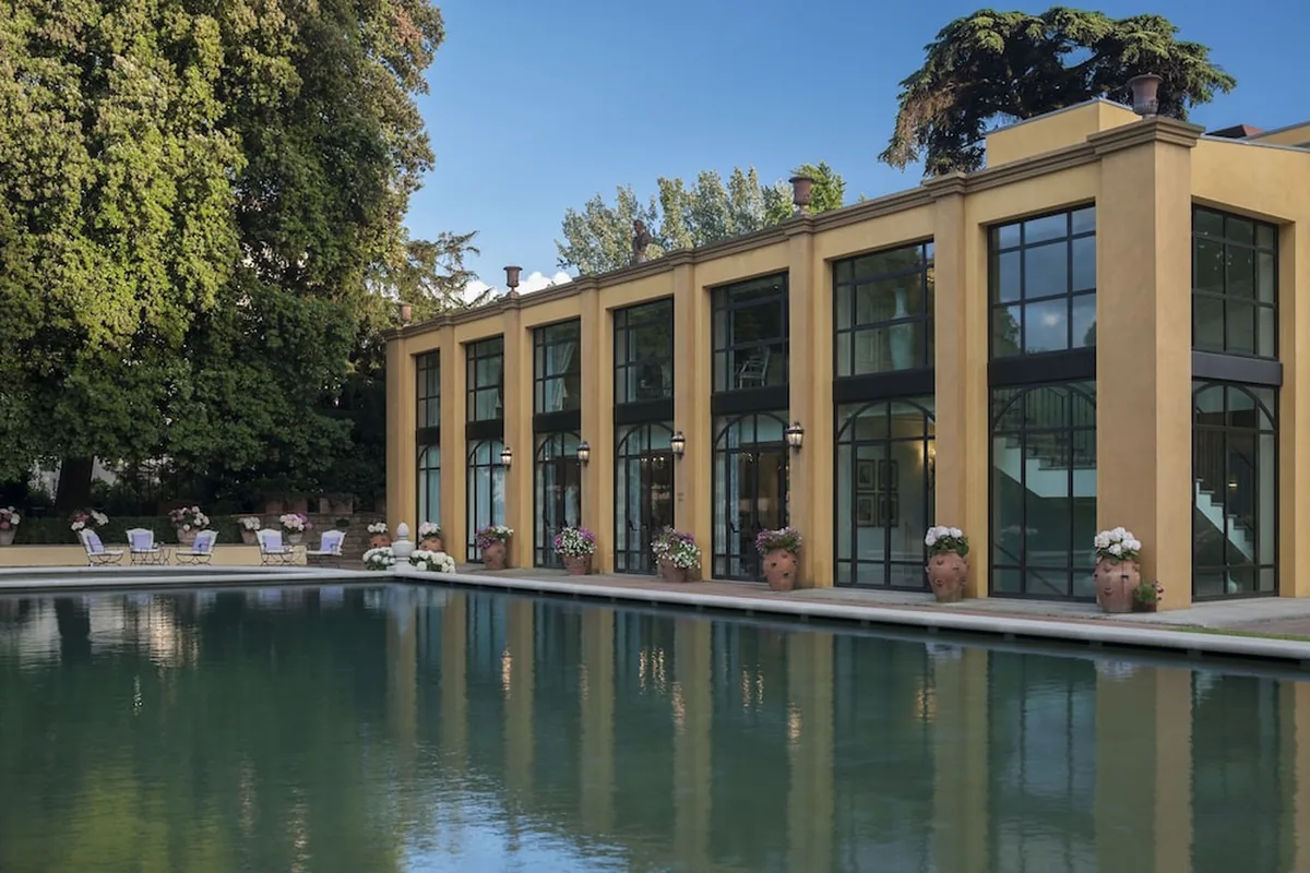 Four Seasons Florence garden pool