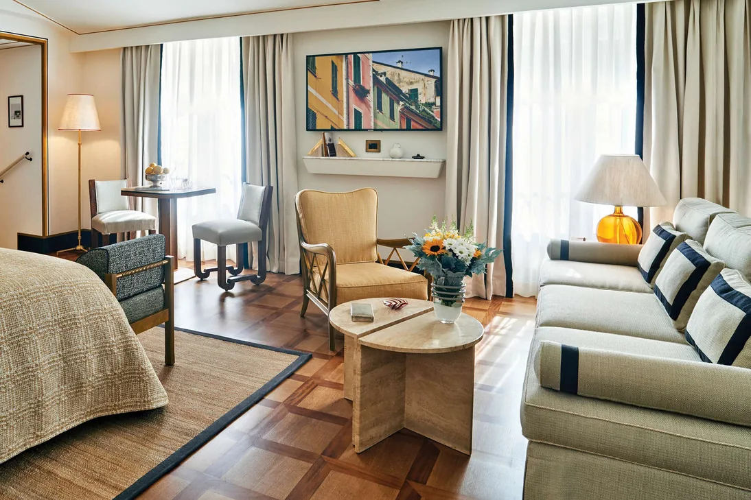 Hotel Splendido classic room interior