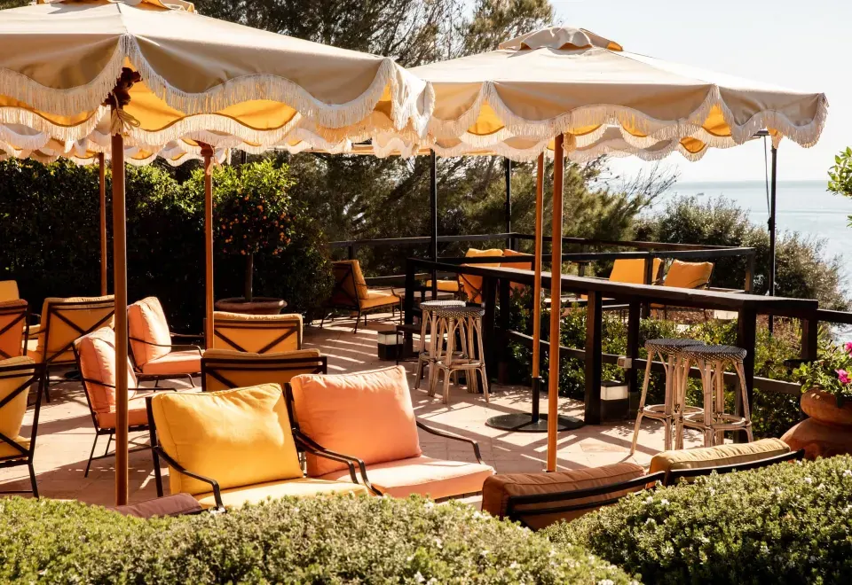 Il Pellicano terrace overlooking the sea
